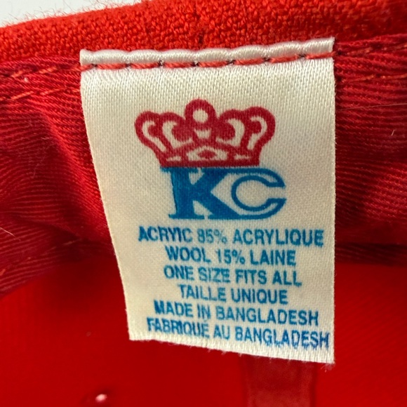 Red Cap with White 'S' Embroidery - Picture 4 of 6